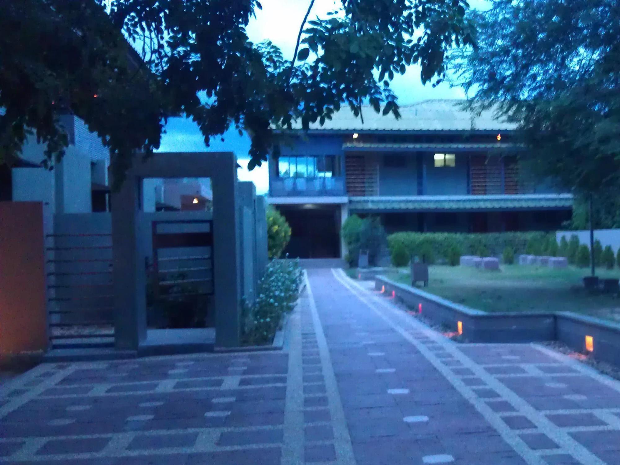 Kumudara Hotell Bagan Exteriör bild